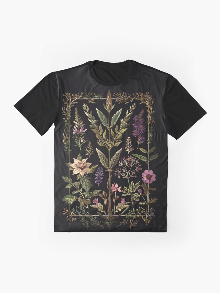 Imagen 4 de 5, Camiseta gráfica con la obra Hierbas oscuras de bruja victoriana, diseñada y vendida por Enyr.