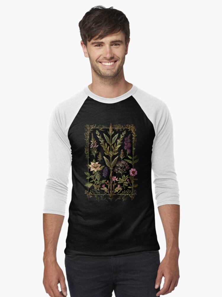 Imagen 1 de 3, Camiseta ¾ estilo béisbol con la obra Hierbas oscuras de bruja victoriana, diseñada y vendida por Enyr.