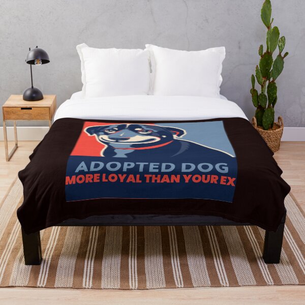 Aperçu de l'œuvre CHIEN ADOPTÉ PLUS FIDÈLE QUE VOTRE EX T-SHIRT BLEU & ROUGE créée et vendue par Funky-Munkey.