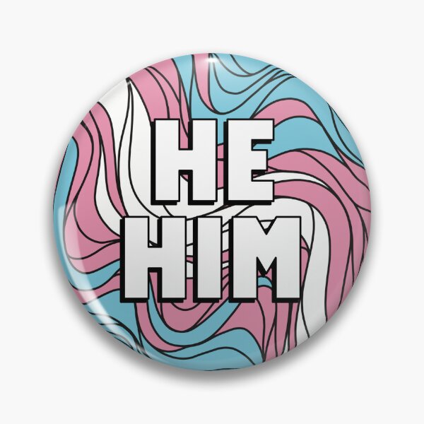 Aperçu de l'œuvre Badge pronom He/Him sur les couleurs de la fierté trans créée et vendue par TheCornerOnline.