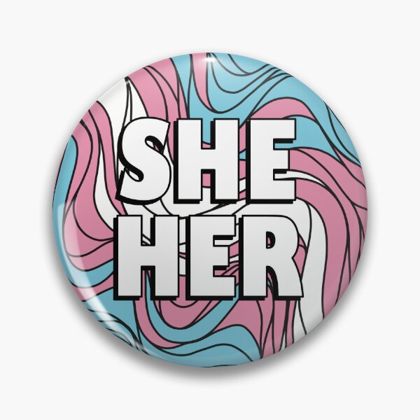 Aperçu de l'œuvre Elle/son badge pronom sur les couleurs de la fierté trans créée et vendue par TheCornerOnline.