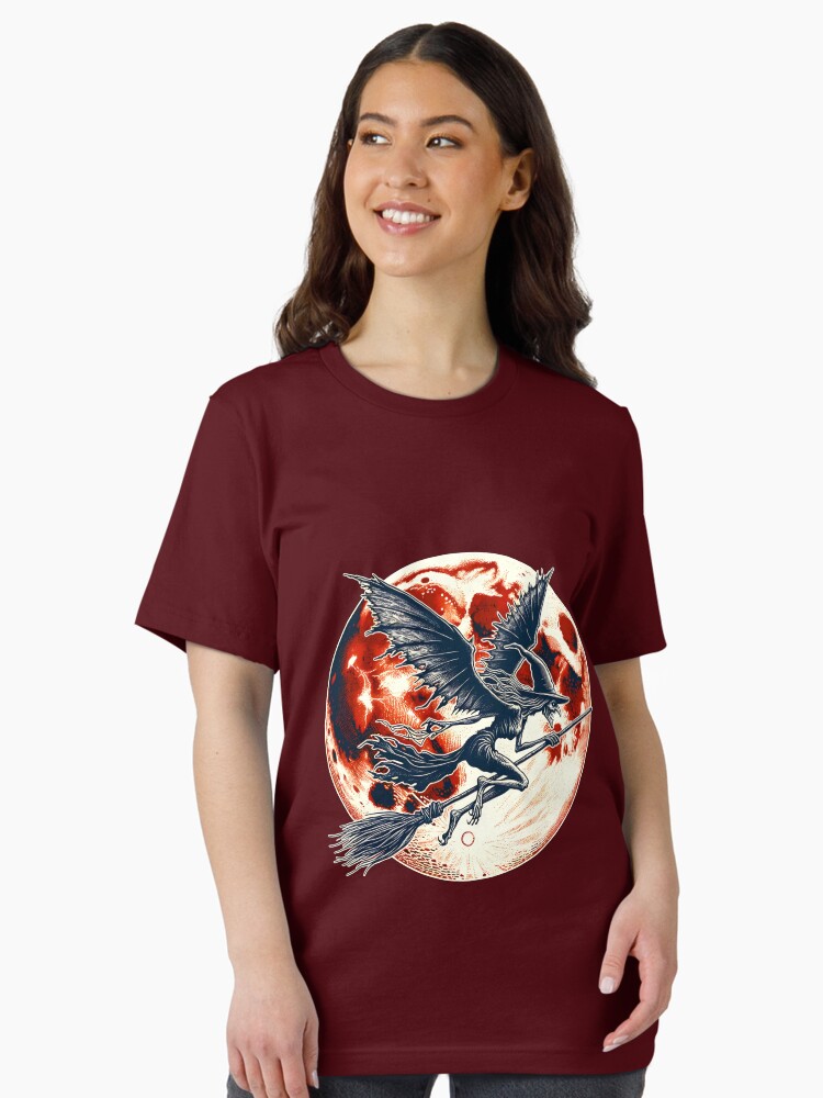 Thumbnail 2 von 7, Essential T-Shirt, Fliegende Hexe auf einem Besen mit Vollmond designt und verkauft von Matzi-MV.