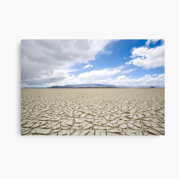 Artikel-Vorschau von  NV Der trockene alkalische Schlamm dieses trockenen Seeufers macht einen atemberaubenden visuellen Effekt.

http://www.panoramio.com/photo/6570062

http://en.wikipedia.org/wiki/Black_Rock_Desert, designt und verkauft von harleyphoto.