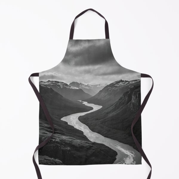 Aperçu de l'œuvre Paysage scandinave robuste monochromatique avec rivière Winding Valley créée et vendue par ShadeScapeArt.