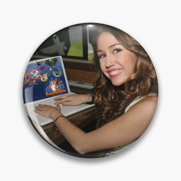 Item preview, Miley Cyrus playing Free Realms designed and sold by zoealexa11.