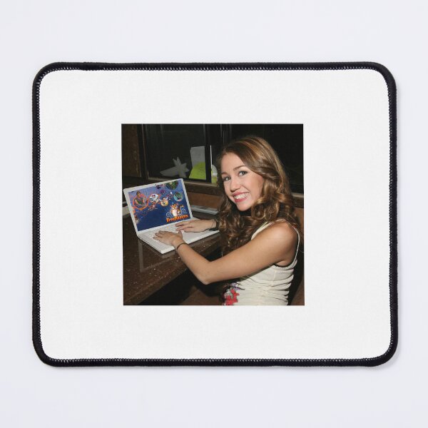 Item preview, Miley Cyrus playing Free Realms designed and sold by zoealexa11.