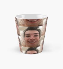 James Charles ist ein Dummkopf Tasse (konisch)