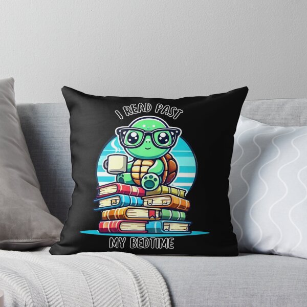 Artikelvorschau, Ich lese nach meiner Schlafenszeit, Buchschildkröte mit Kaffee entworfen und verkauft von NiftyTees.