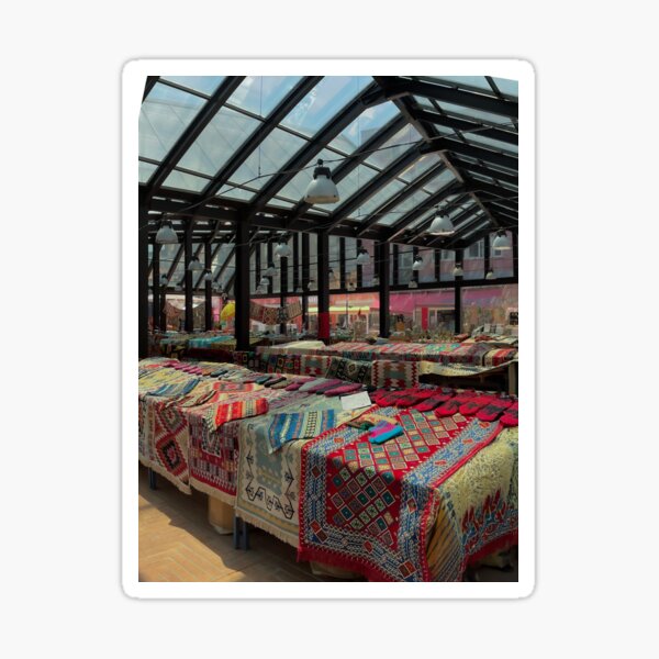 Vista previa del artículo con la obra «Mercado local en Albania», diseñado y vendido por Nolan Peeters.