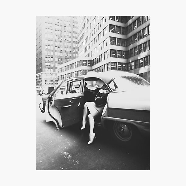 Vista previa del artículo con la obra «Taxi amarillo, fotografía antigua en blanco y negro de una escena callejera de Nueva York», diseñado y vendido por Jéanpaul  Ferro.