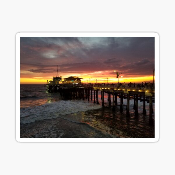 Aperçu de l'œuvre Coucher de soleil sur la jetée de Santa Monica créée et vendue par SkyLionKing.