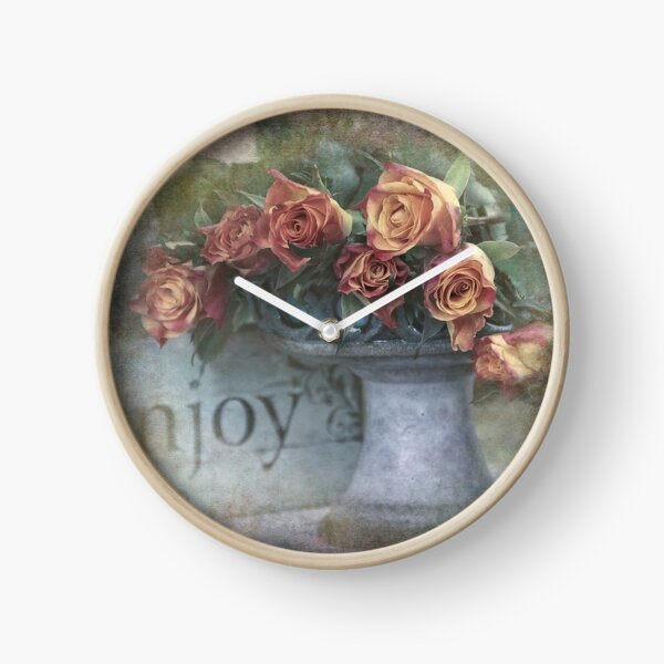 Enjoy roses Clock