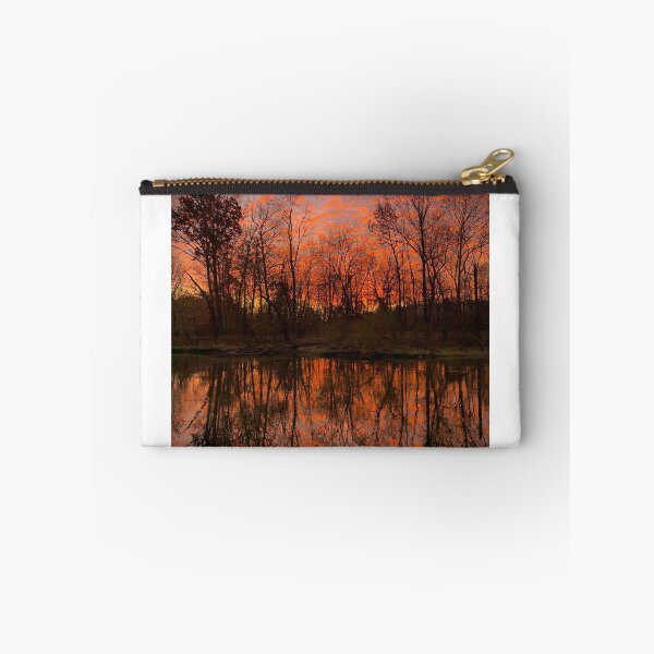Item preview, Vale la pena llegar tarde al trabajo designed and sold by EyeCandyCanvas.