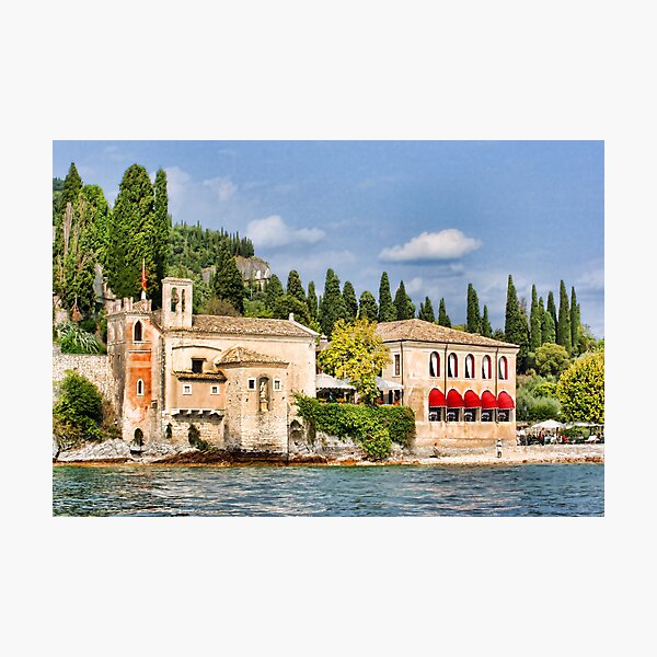 Artikelvorschau,  weiter als die Halbinsel Sirmione entworfen und verkauft von Amanda White.