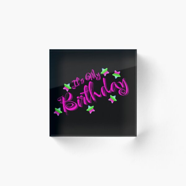 Artikelvorschau, Es ist mein Geburtstag. Design in fröhlichem Rosa und zweifarbigen Sternen. Lasst uns feiern! entworfen und verkauft von FreeSoulLab.