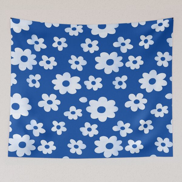 Artikelvorschau, Blasse kleine Gänseblümchen Blumenmuster auf blau entworfen und verkauft von victorsuarez.