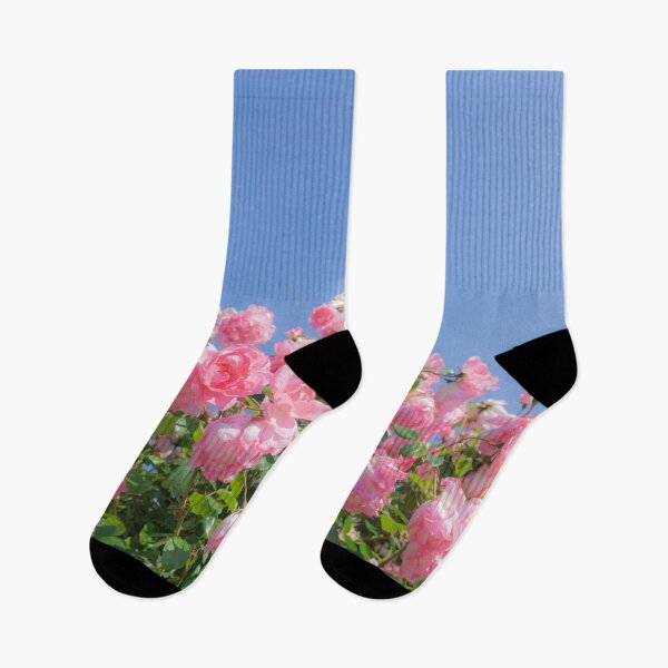 Artikelvorschau, Rosa Rosenstrauch unter blauem Himmel entworfen und verkauft von MarionsArt.