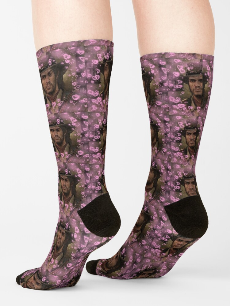 Imagen 4 de 5, Calcetines con la obra Corazones de John Marston, diseñada y vendida por BreadIsGay.