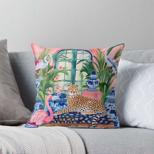 Aperçu de l'œuvre Guépard preppy dans un intérieur de chinoiserie orange créée et vendue par SophieClimaArt.