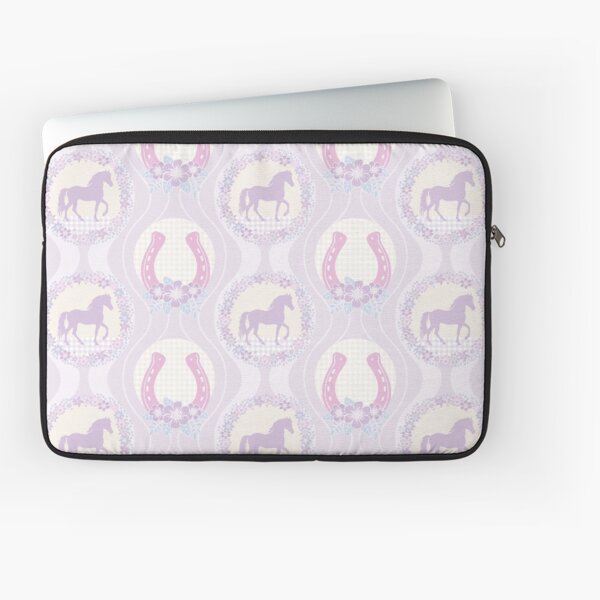 Aperçu de l'œuvre Preppy Equestrian Floral Horseshoe Ogee Lavande Blush et Crème créée et vendue par colorofmagic.
