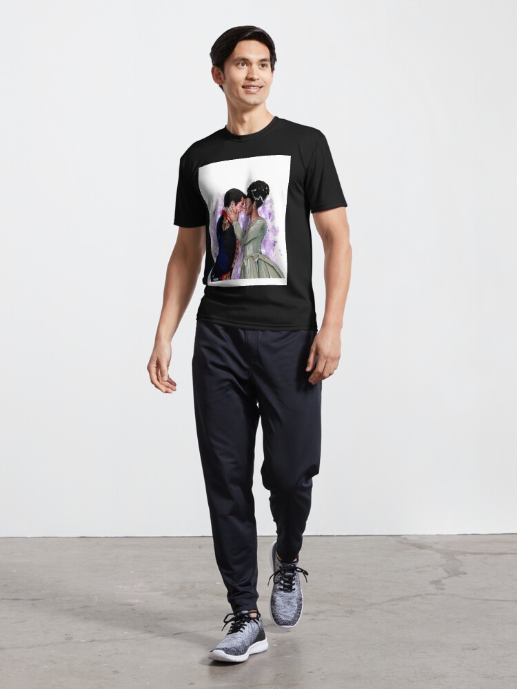 Aperçu 5 sur 7. T-shirt respirant avec l'œuvre La Reine Charlotte - une histoire Bridgerton créée et vendue par laureneportrait.