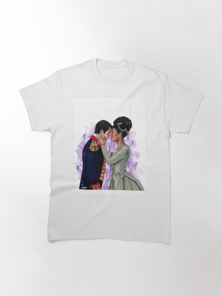 Aperçu 3 sur 7. T-shirt classique avec l'œuvre La Reine Charlotte - une histoire Bridgerton créée et vendue par laureneportrait.