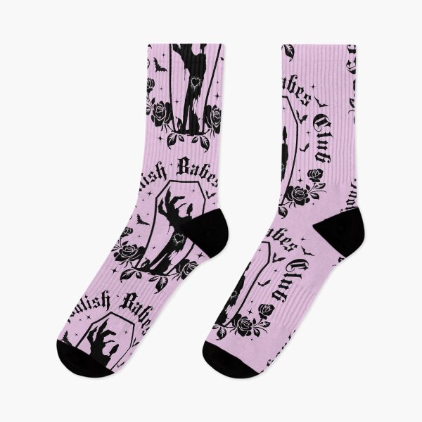 Artikelvorschau, Ghoulish Babes Club Shirt, Heißer Gothic-Sommer, Gothic-Mädchen, T-Shirt im Gothic-Stil, Passende T-Shirts für Mädchen-Gangs, Junggesellinnenabschiedskleidung, Halloween-Design, Glamour-Ghul, Gruselig-süß, Sexy Vamp-T-Shirt entworfen und verkauft von SSINAMOON.