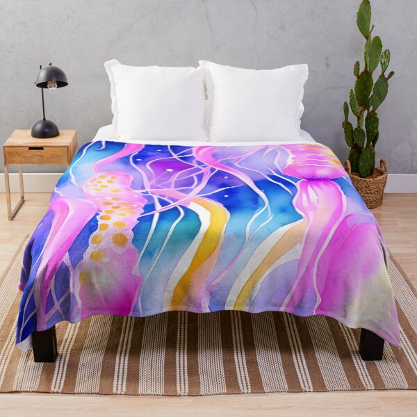 Artikelvorschau, Ein rosa, blaues, violettes, goldenes und gelbes Aquarell-Tintenfisch-Quallen-Psychadelic-Muster entworfen und verkauft von kathrynchill.