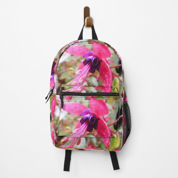 Artikelvorschau, Fuchsia Blume mit Wassertropfen entworfen und verkauft von priesterjen.