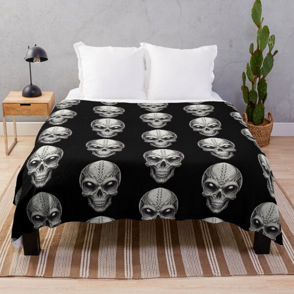 Item preview, Alien Skull 14 designed and sold by LaNadaYFundante.