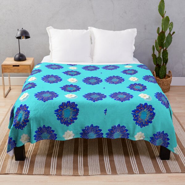 Artikelvorschau, Blaue Rosen Blumenmuster entworfen und verkauft von Liza36designs.