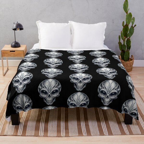 Item preview, Alien Skull 25 designed and sold by LaNadaYFundante.