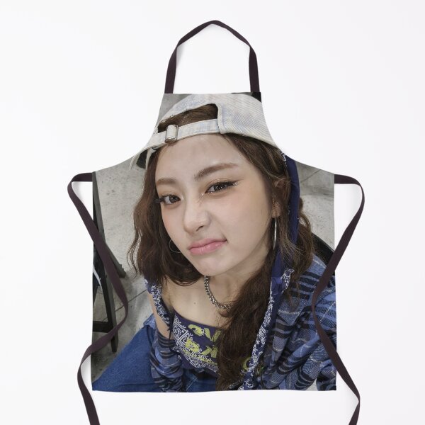 Item preview, Le Sserafim Yunjin Easy SMART Haz que parezca fácil designed and sold by Valereekmerch.