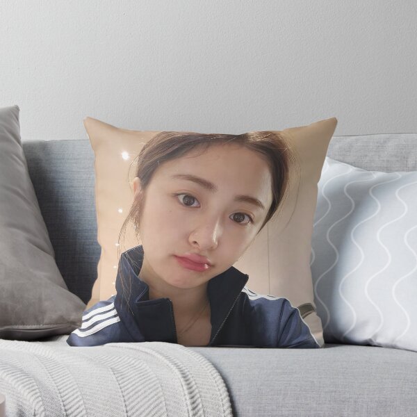Item preview, Le Sserafim Yunjin Easy SMART Make it Look Easy designed and sold by Valereekmerch.