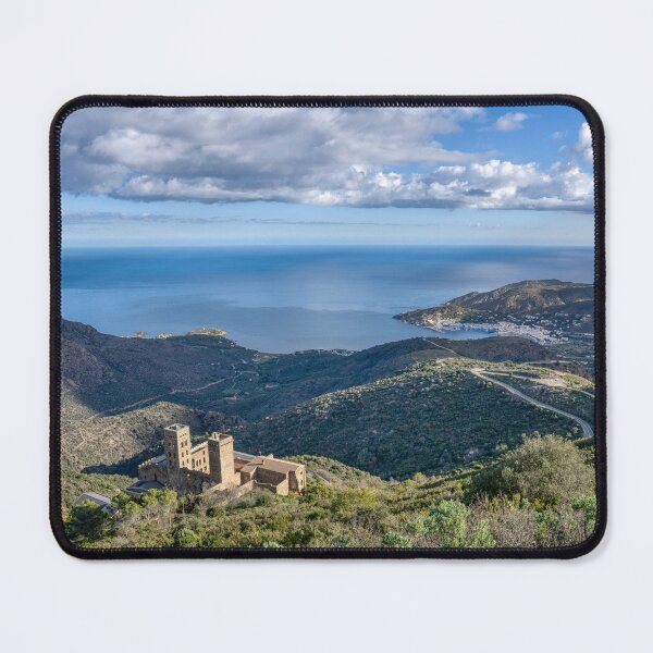 Artikelvorschau, Ruhe und Gelassenheit aus dem Kloster Sant Pere de Rodes, Costa Brava, Katalonien, Spanien entworfen und verkauft von Marc Garrido Clotet.