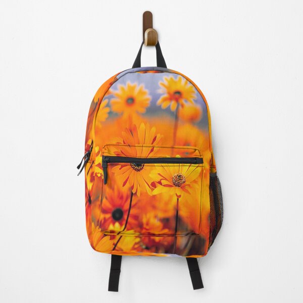 Artikelvorschau, SUMMER COLORFUL PATTERNS entworfen und verkauft von THE AMERICAN TEEVANGELIST.