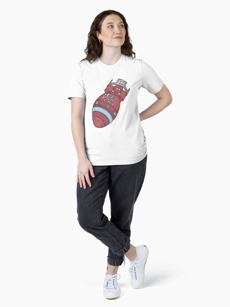 Imagen 4 de 7, Camiseta esencial con la obra nuka-cola , diseñada y vendida por vickiecalhoun.