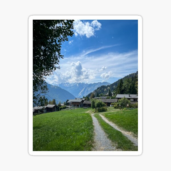 Artikel-Vorschau von Hoch auf einem Hügel: Verbier, Schweiz: Reisefotografie, designt und verkauft von KWTravelPhoto.