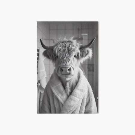 Artikel-Vorschau von Hochlandrind im Bademantel im Badezimmer, designt und verkauft von CheekyAnimalz.