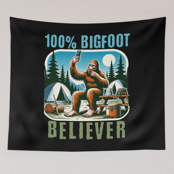 Artikelvorschau, 100 % Bigfoot-Gläubiger Camping-Design entworfen und verkauft von CALIMASHIRTS.