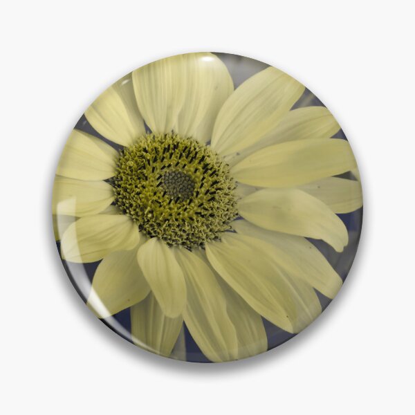 Artikelvorschau, Sunflower in 665nm infrared entworfen und verkauft von Cblifeisgood.