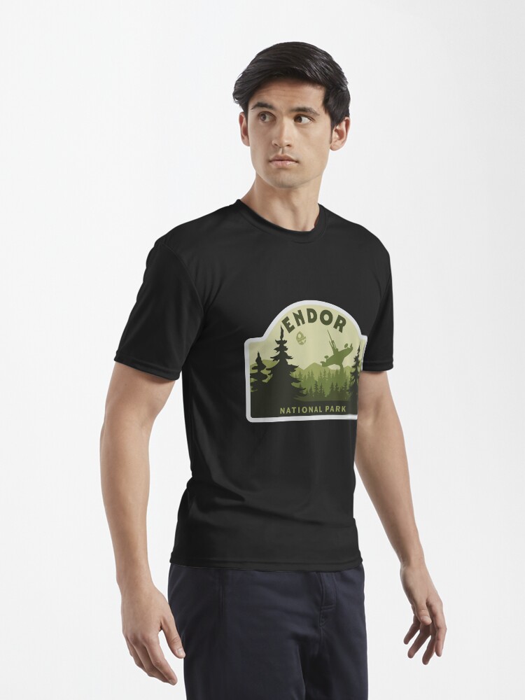 Imagen 3 de 7, Camiseta deportiva con la obra Parque Nacional Endor, diseñada y vendida por Hanneliza.
