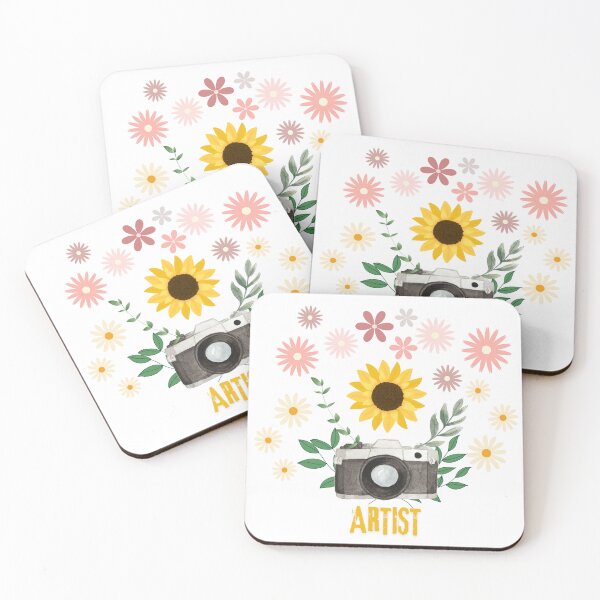 Artikelvorschau, Der Künstler | Retro Kamera mit Blumenmuster | Design Nr. 44 entworfen und verkauft von WeimTrails.