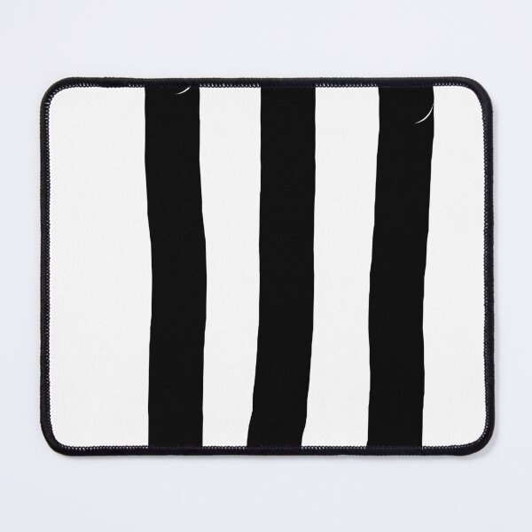 Aperçu de l'œuvre Trois lignes noires adidas créée et vendue par Kkdesignshop14.