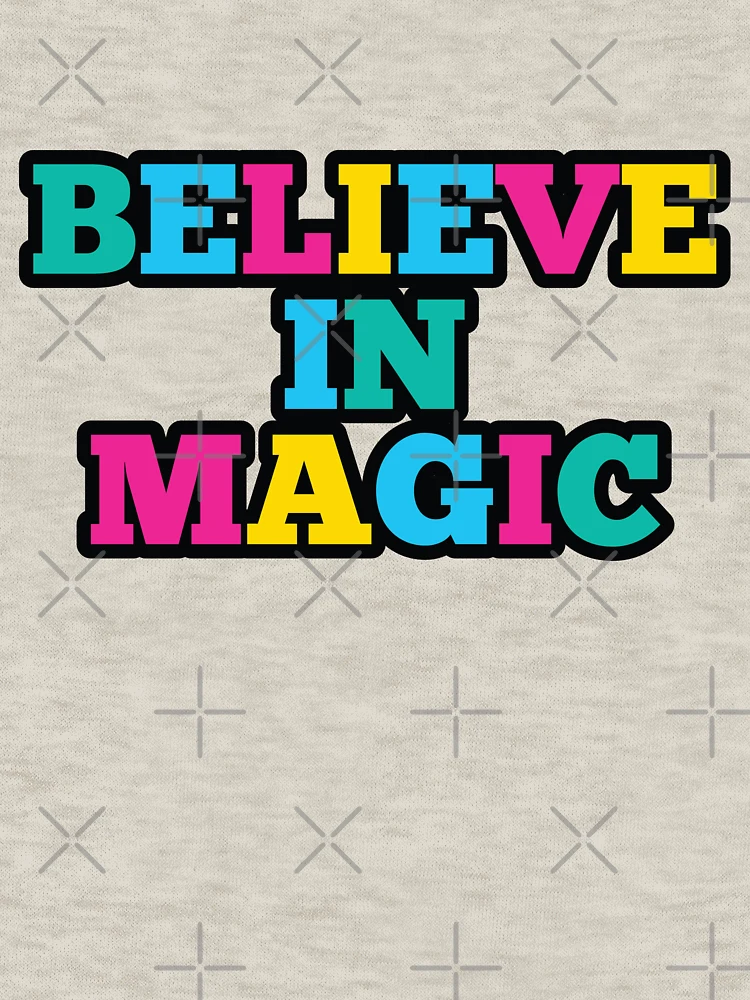 Aperçu 6 sur 6. Veste zippée à capuche avec l'œuvre Believe in magic créée et vendue par DesignGoodStore.