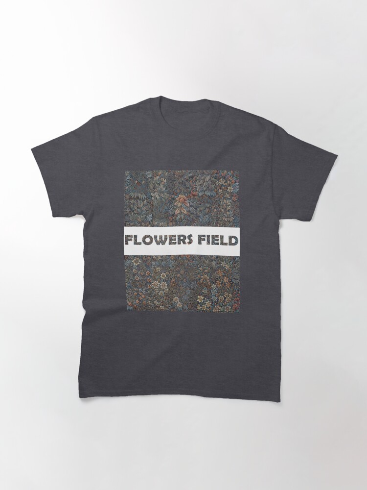 Aperçu 3 sur 7. T-shirt classique avec l'œuvre Flowers field 76 créée et vendue par oduchossoir.