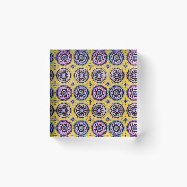 Aperçu de l'œuvre Ambiance orientale Suzani Jaune créée et vendue par Alessandro Remo Mazzoni Remotextiles.