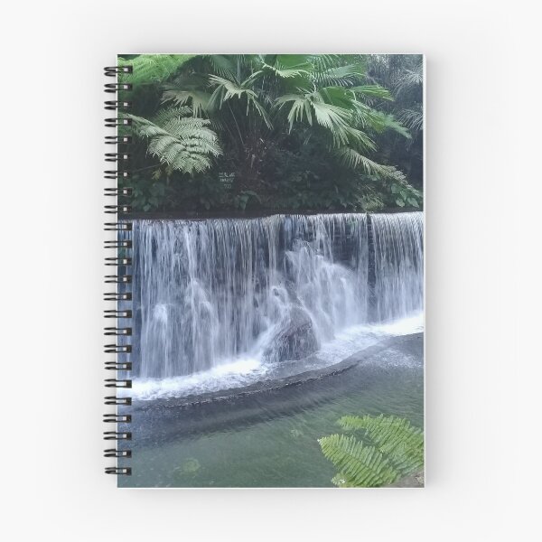 Aperçu de l'œuvre Chutes d'eau printanières créée et vendue par Ethylene.