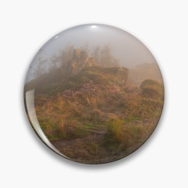 Artikelvorschau, Nebliger Sommersonnenaufgang im Staffordshire Peak District entworfen und verkauft von RobThorley.