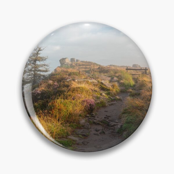 Artikelvorschau, Nebliger Sommersonnenaufgang im Staffordshire Peak District entworfen und verkauft von RobThorley.